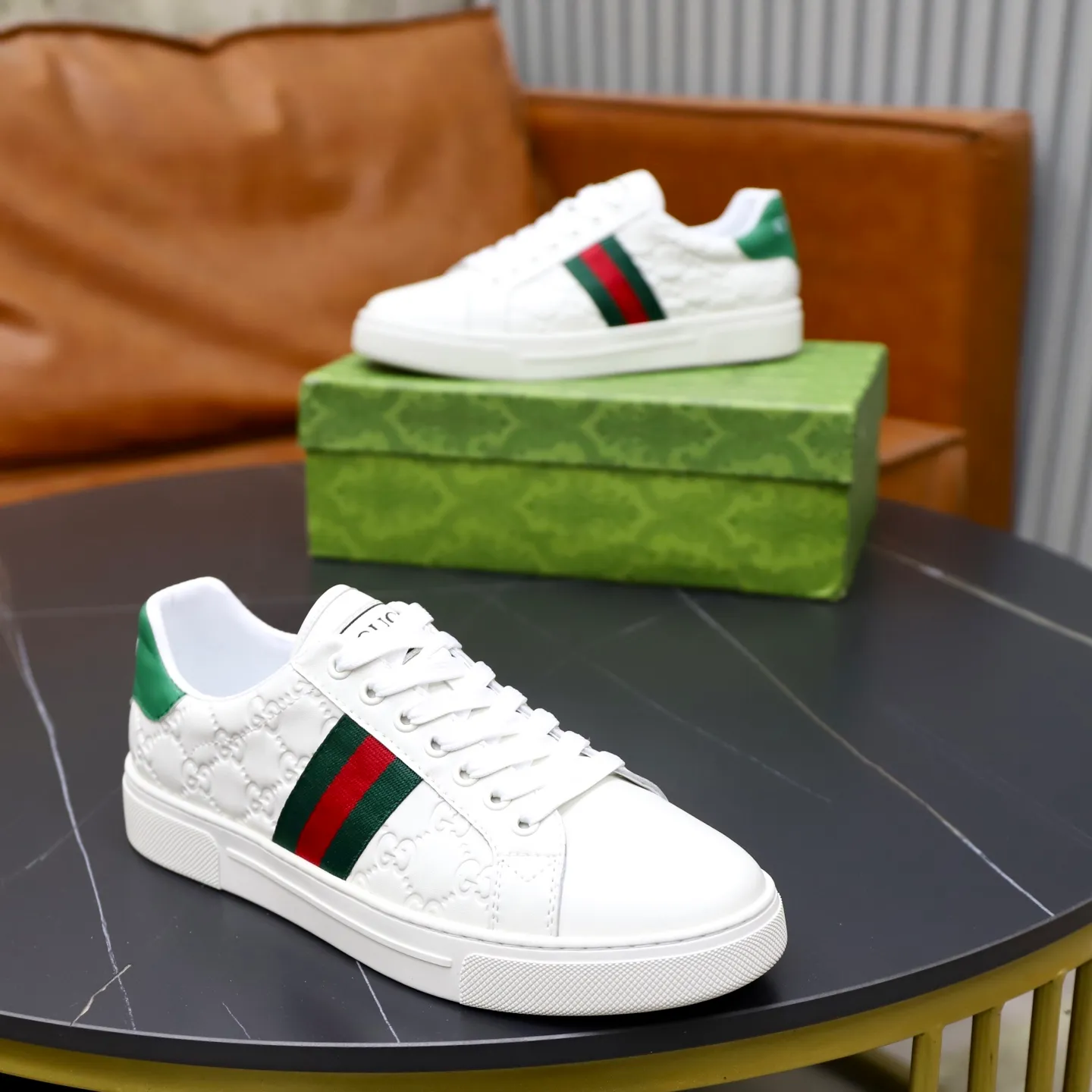 Ex-factory price: 420💰🙅‍♂️🙅‍♂️🙅‍♂️ Brand: Gucci GUCCi Standard code: 38-44 (45 customized) Grade: Same as the official website Material: Original leather splicing, comfortable and breathable sheepskin lining, original wear-resistant outsole Style category: Men's fashionable casual shoes, running, sports shoes, noble luxury brand elements, top luxury Color: actual picture color